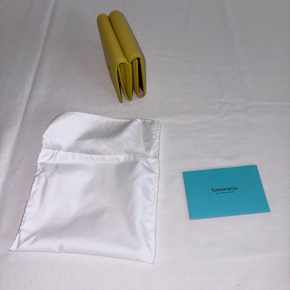Tiffany & Co Trifold Wallet Yellow New Pebbled Leather T Logo Gold Hardware - Picture 3 of 11